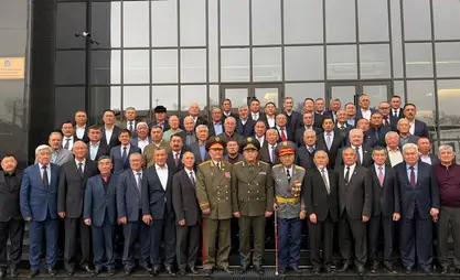 Ташиев 60 генерал менен жолугуп, президенттин атынан сыйлык тапшырды
