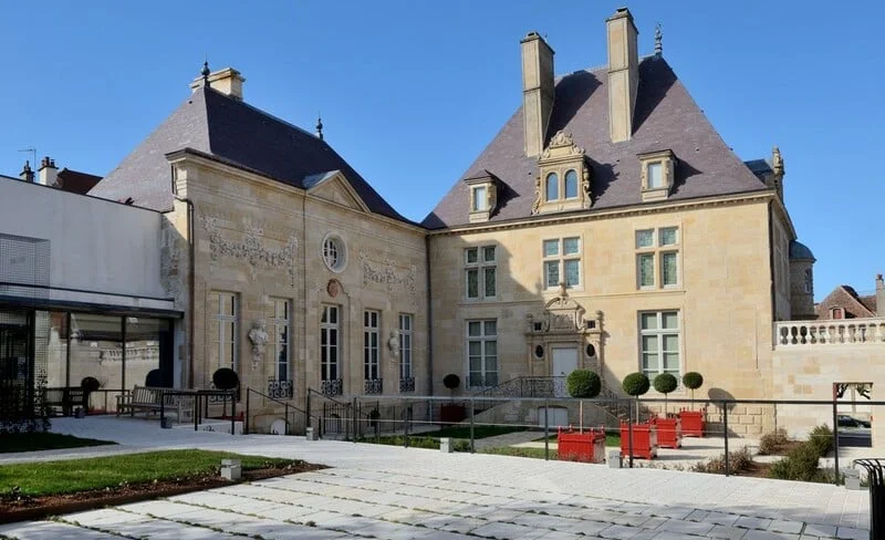 WhatsApp Image 2025-10-22 at 17.17.01.jpeg