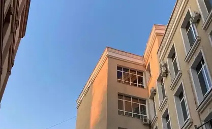 Бишкекте наристе 14-кабаттан кулап, каза болду