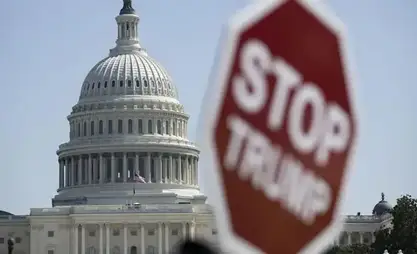 АКШ өкмөтү жарым-жартылай ишин токтотууда — бул Трамптын тушундагы төртүнчү учур