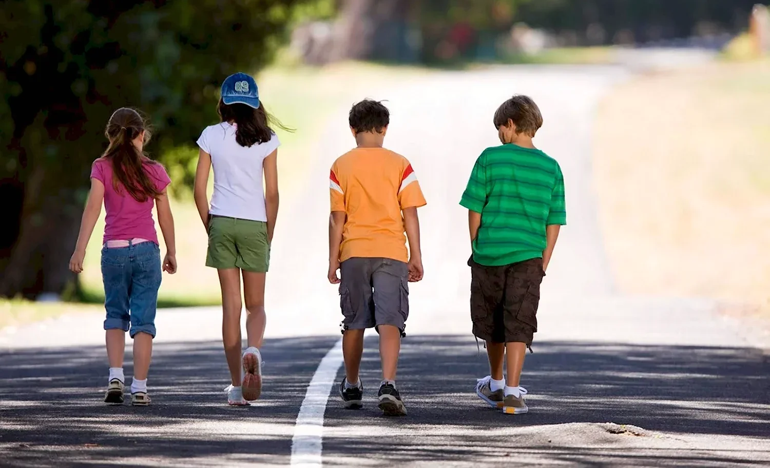 deti-na-doroge-2.2e16d0ba.format-webp.fill-1668x1014 (1).webp