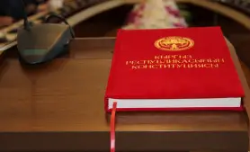 Садыр Жапаров эмгек чөйрөсүндөгү айрым мыйзам актыларына өзгөртүүлөрдү киргизди