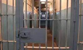 Акыйкатчы институтунун кызматкерлери Чүйдөгү №2 аялдар абагына барды