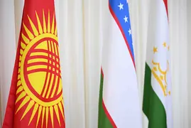 kyrgyzstan-uuzbekistan-tadzhikistan-flagi.jpg