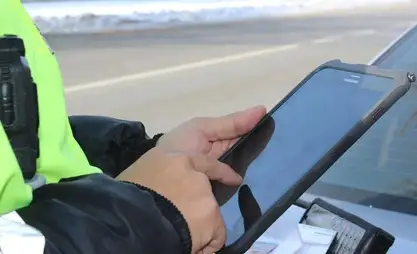 Жол инспекторлору электрондук протокол түзүүгө өтүшөт