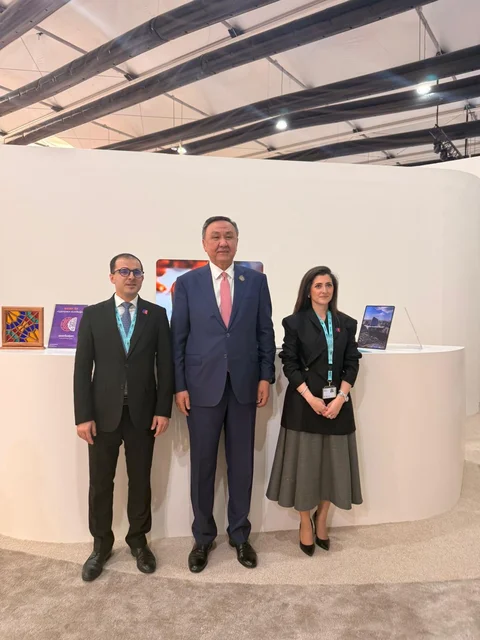 ots-secretary-general-visited-member-states-and-observers-national-pavilions-at-wuf13_8.jpg