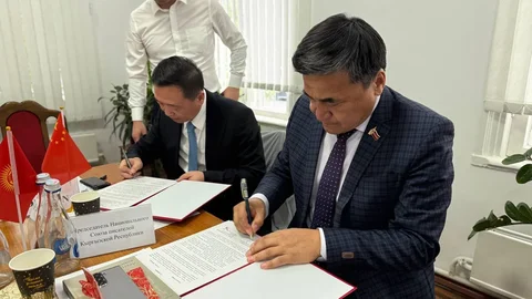 photo_53031077_l3ggniv.max-2560x1440.format-webp.jpegquality-90.webp