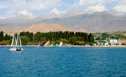 Жазында Ысык-Көлдүн жээгине 19 чакырымдык веложолдун курулушу башталат