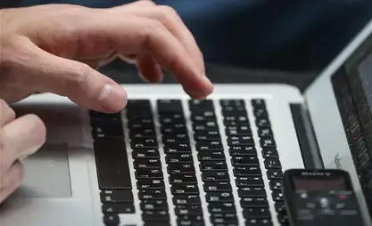 Порноконтентке тыюу салынды: жаңы мыйзам кантип иштейт?