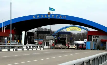 Кыргызстандыктар үчүн Казакстанга кирүүдө QazETA азырынча милдеттүү эмес