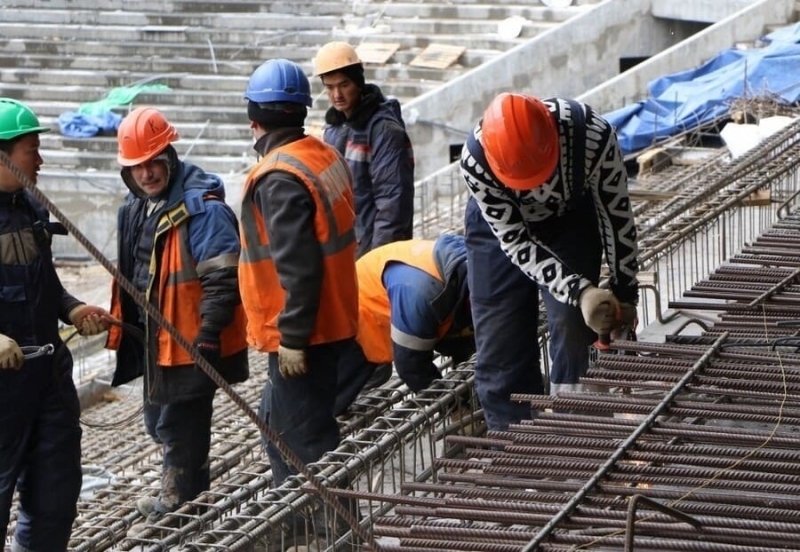 trudovye-migranty-iz-kyrgyzstana-v-rf-uzhestoc.width-800