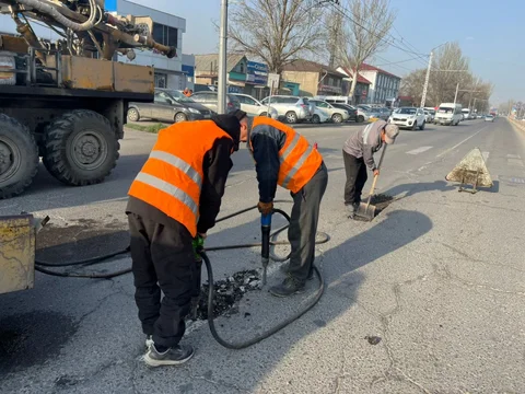 yamochnyj-remont-dorog-Bishkeka.jpeg